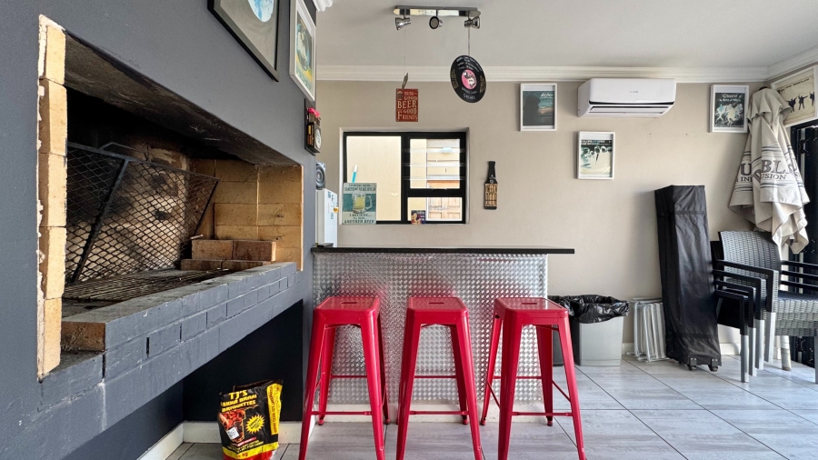 3 Bedroom Property for Sale in Fairview Eastern Cape